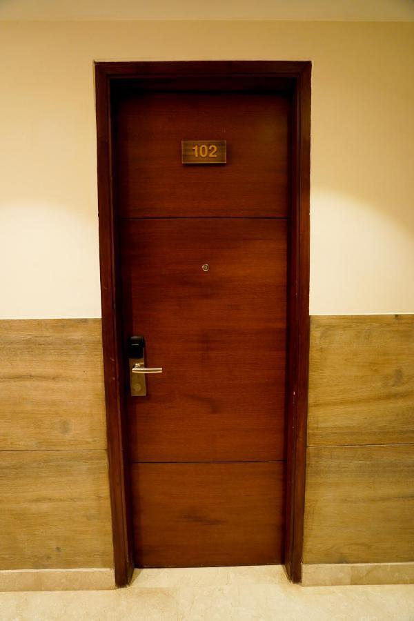 Wongdhen House Hotel New Delhi Bagian luar foto