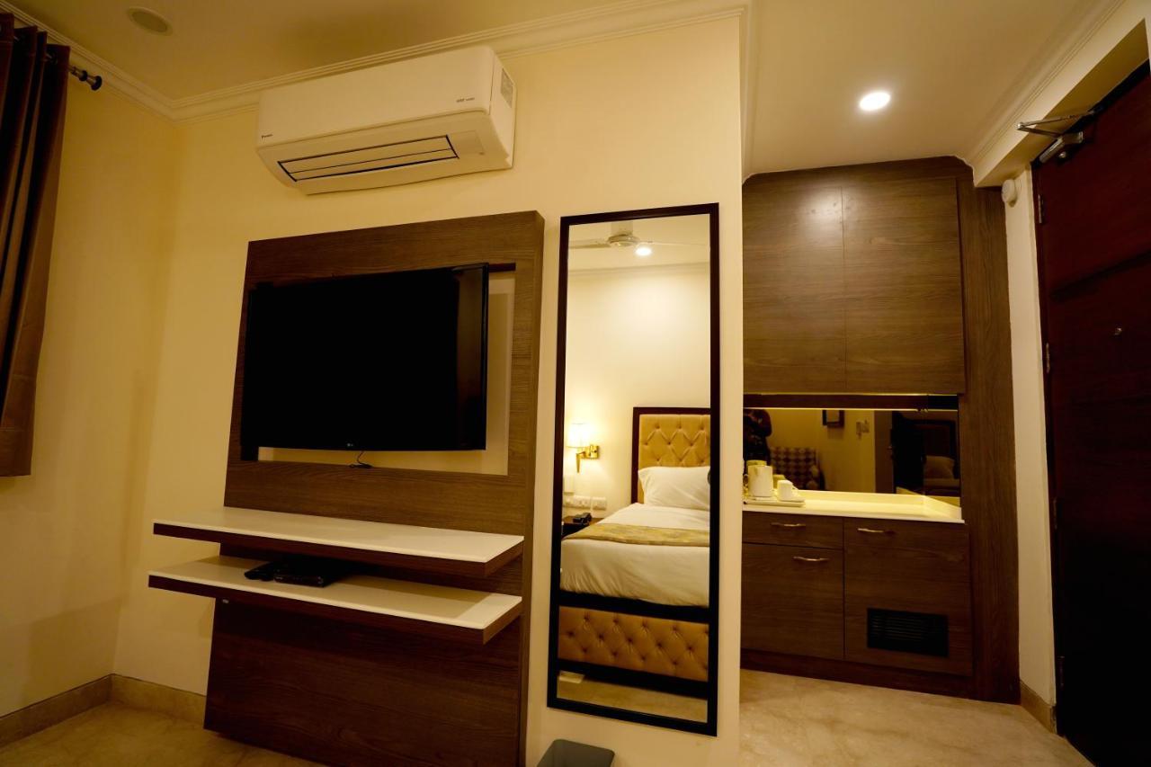 Wongdhen House Hotel New Delhi Bagian luar foto
