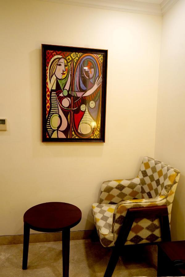 Wongdhen House Hotel New Delhi Bagian luar foto