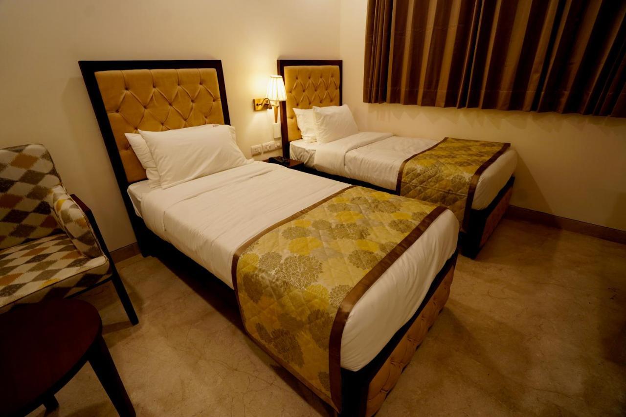 Wongdhen House Hotel New Delhi Bagian luar foto