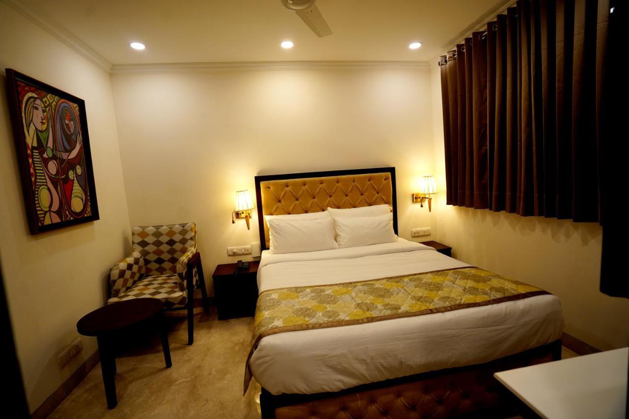Wongdhen House Hotel New Delhi Bagian luar foto