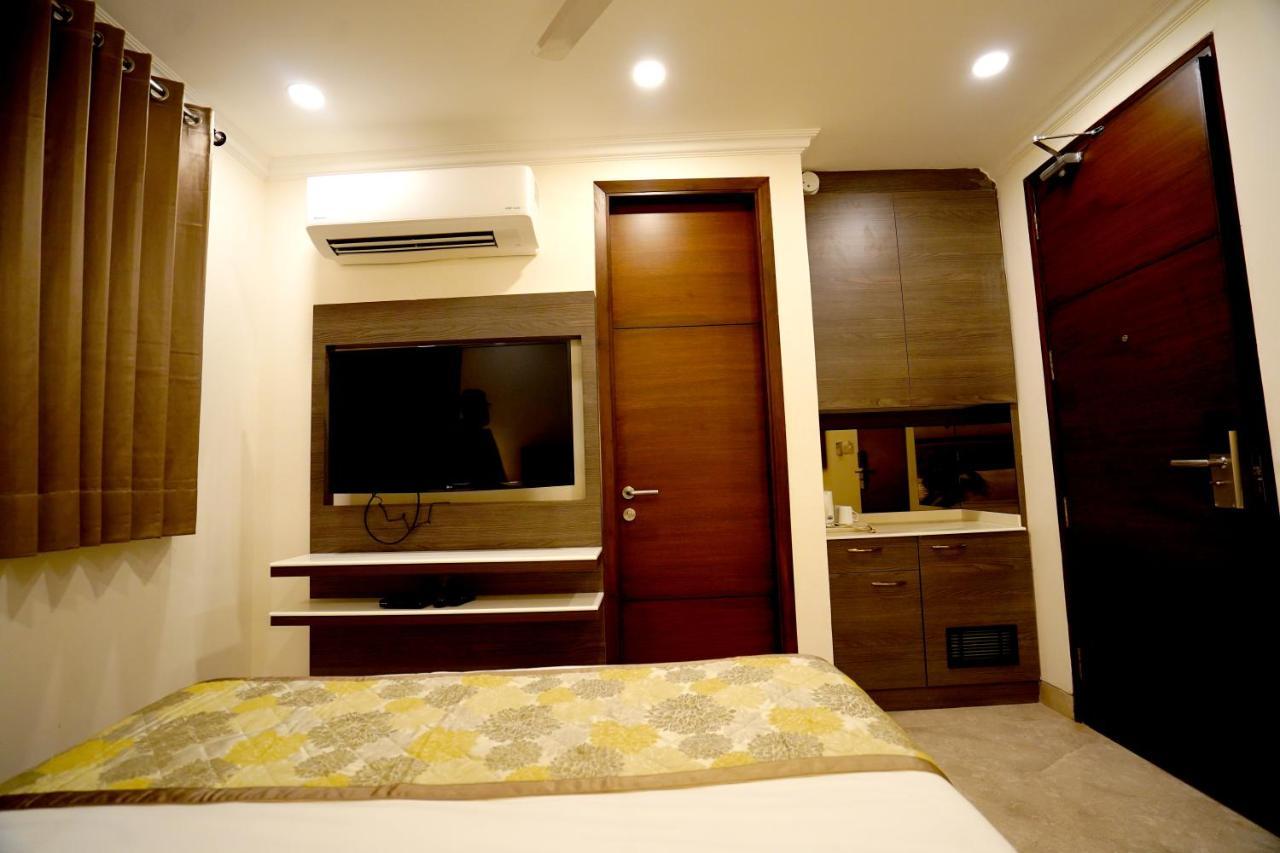 Wongdhen House Hotel New Delhi Bagian luar foto