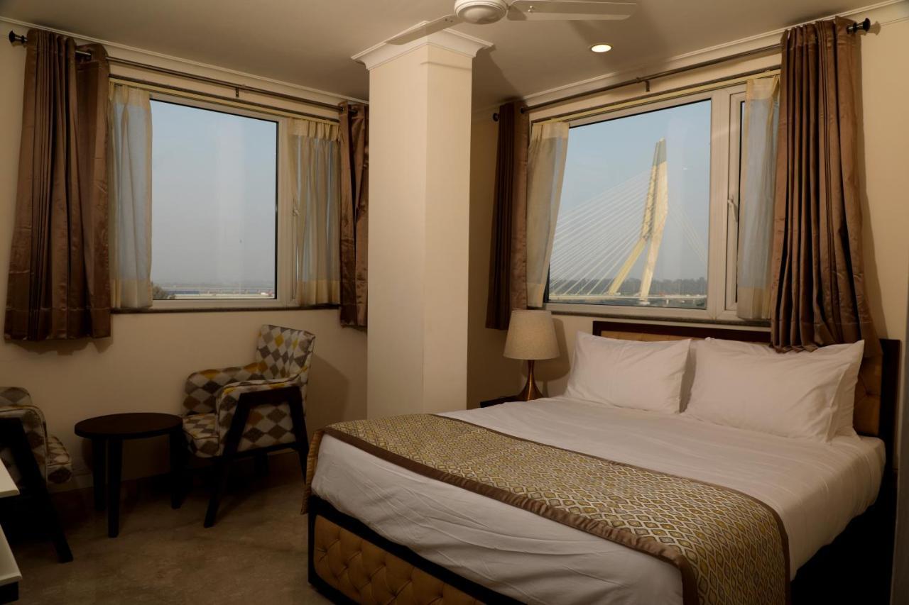 Wongdhen House Hotel New Delhi Bagian luar foto