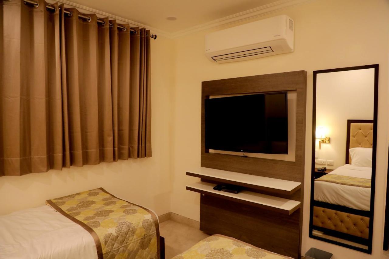 Wongdhen House Hotel New Delhi Bagian luar foto