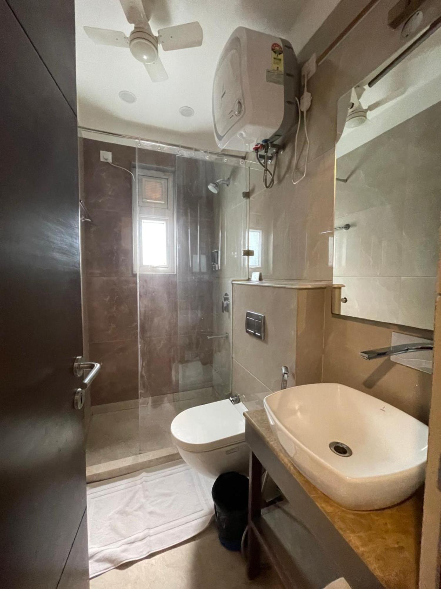 Wongdhen House Hotel New Delhi Bagian luar foto